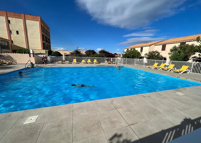 Azur, accès direct plage, piscine, clim, tennis, parking privatif